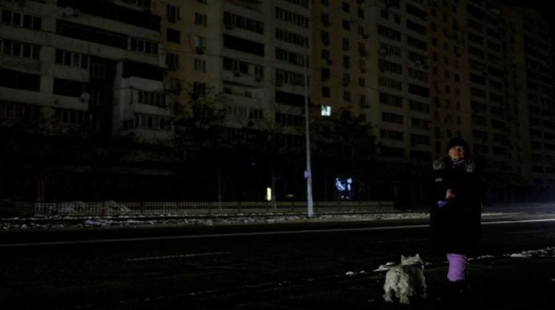 العاصمة الأوكرانية تعاني من أوسع انقطاع للكهرباء منذ اندلاع الحرب